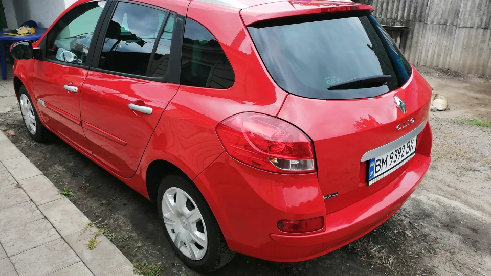 Renault Clio 1.2 червоний грант тур 2