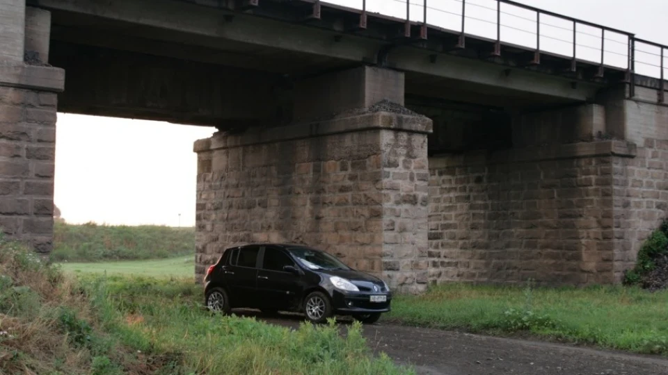 Renault Clio Чорна проноза 3