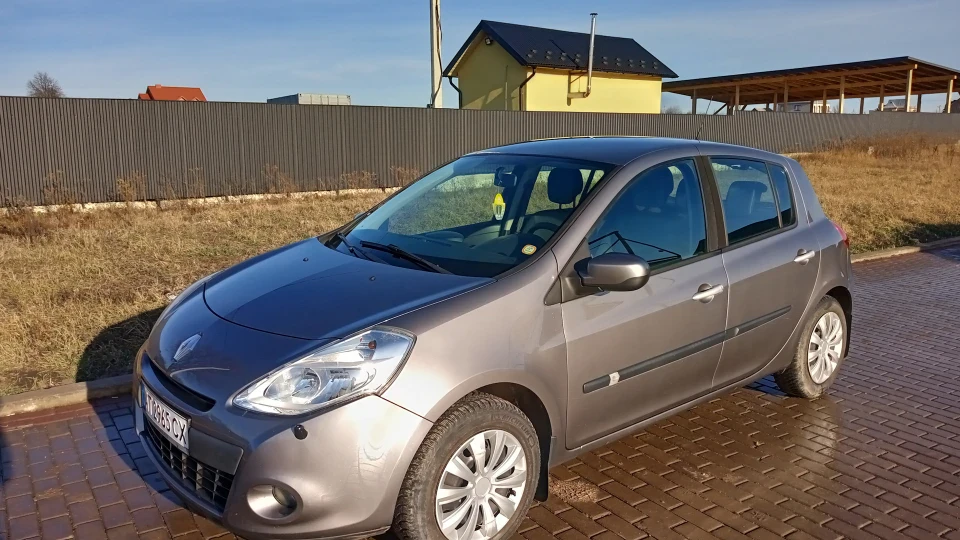 Renault Clio clitorovod 2