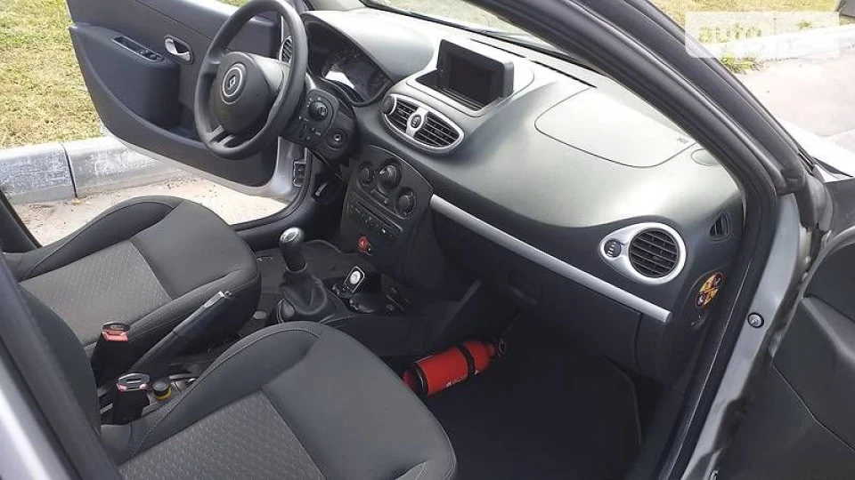 Renault Clio Grandtour 1.5 dci k9k766 4