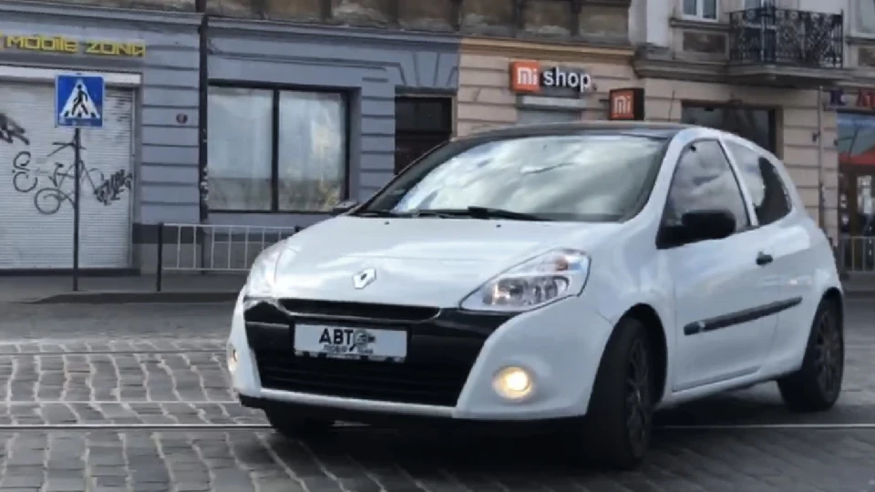 Renault Clio майже спорт )