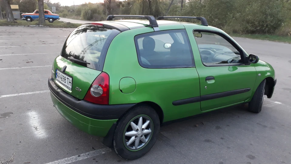 Renault Clio Маленька зелена славка) 3