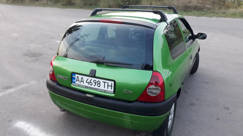 Renault Clio Маленька зелена славка) 4