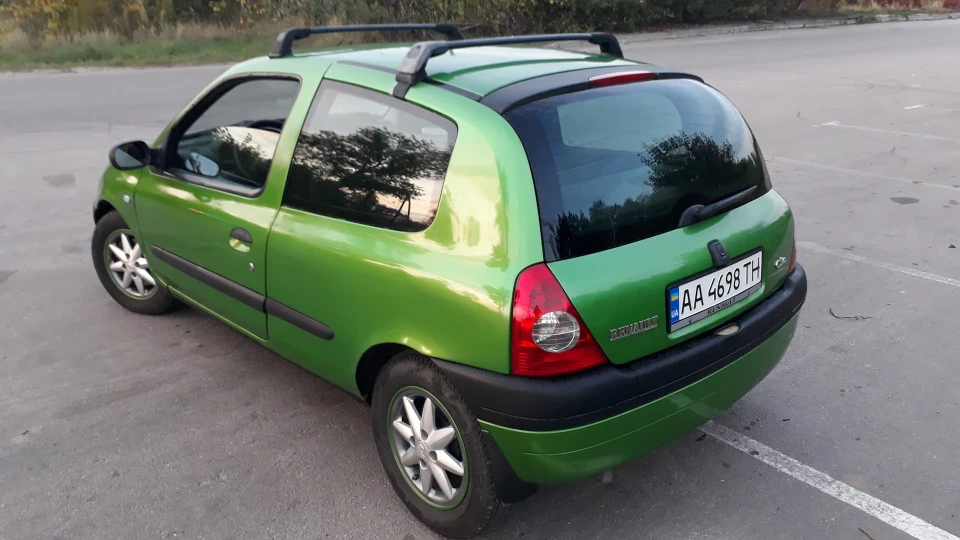 Renault Clio Маленька зелена славка) 5