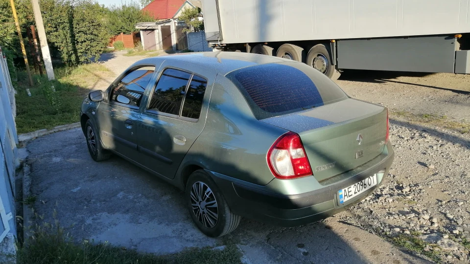 Renault Clio Малютка всього 74л.с 3