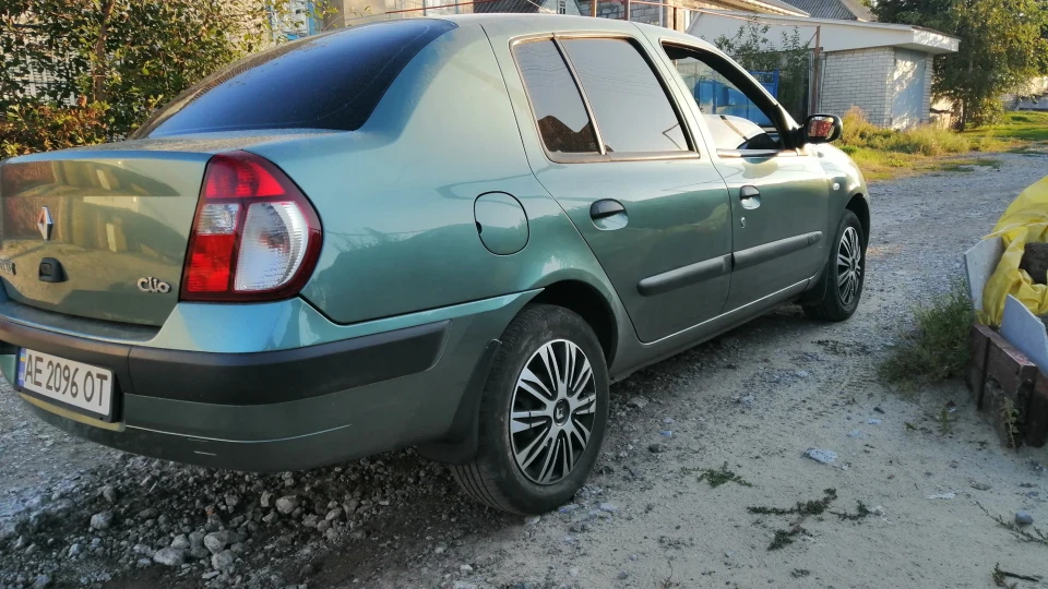 Renault Clio Малютка всього 74л.с 4
