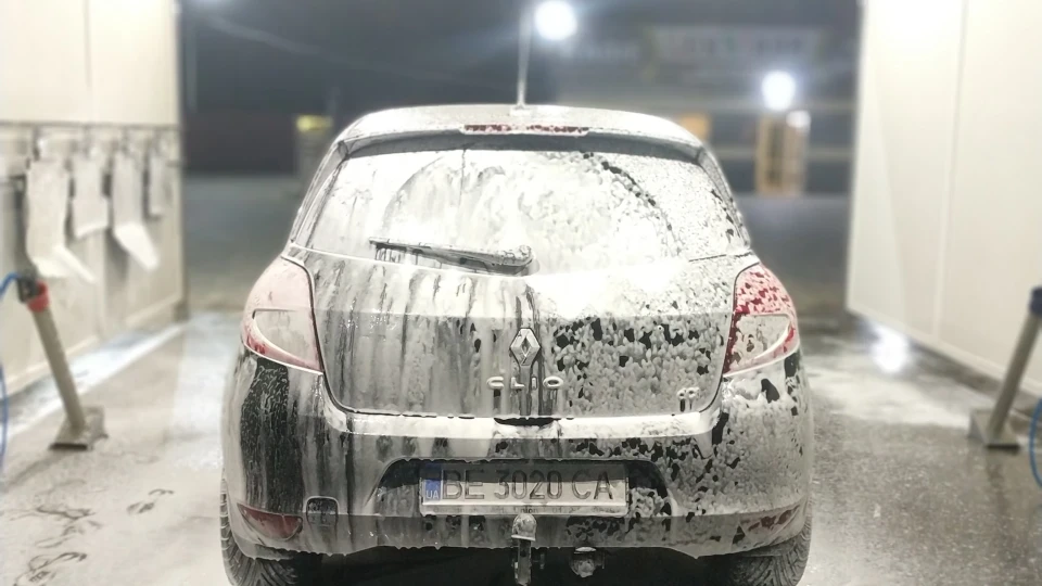 Renault Clio ~ Night Fury 5