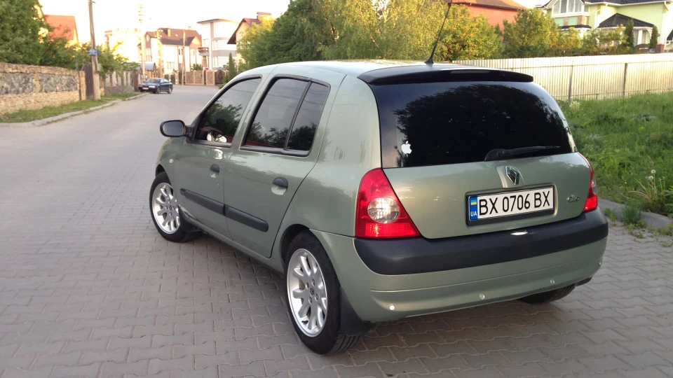 Renault Clio Ненажерлива крихта