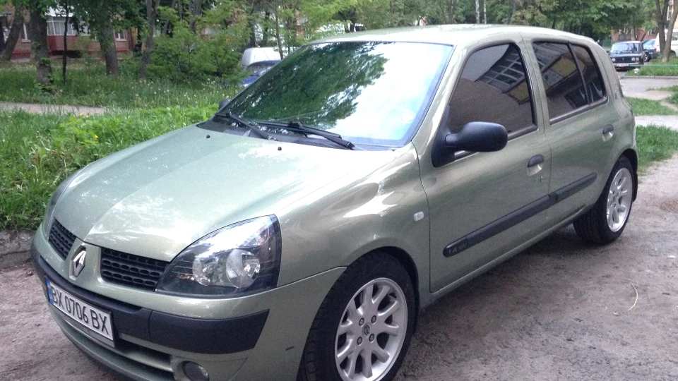 Renault Clio Ненажерлива крихта 2