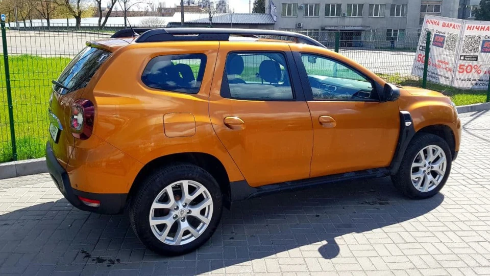 Renault Duster Desert Orange R18 3