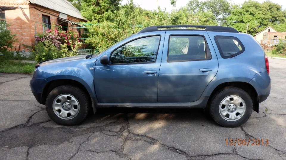 Renault Duster синій мінерал