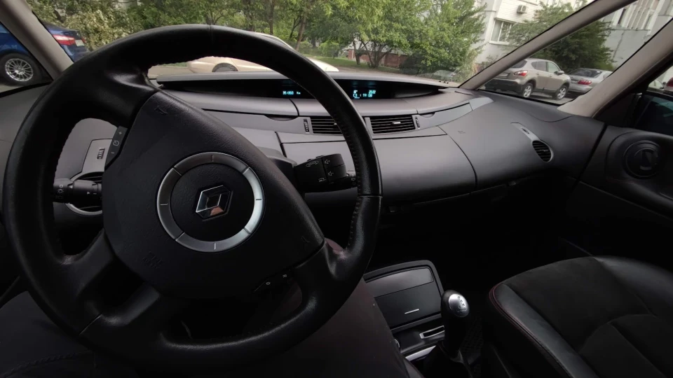 Renault Espace Alien 4