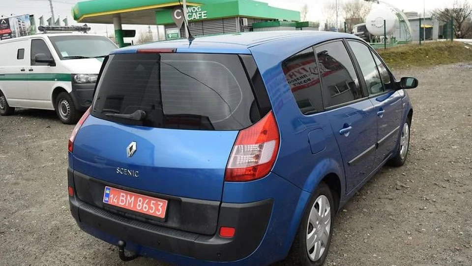 Renault Grand Scenic ........... 2