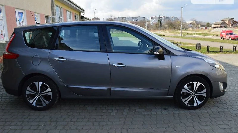 Renault Grand Scenic 1.5 dci BOSE 4