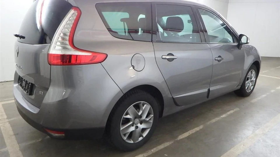 Renault Grand Scenic 1,5 дизель 110 к.с., хутро 2