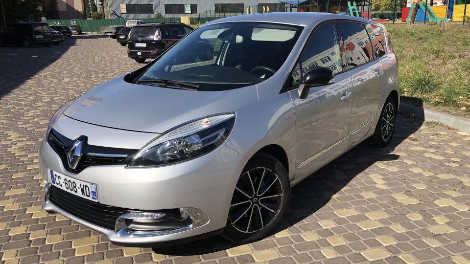 Renault Grand Scenic 1.6 BOSE 2