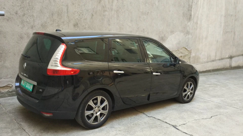 Renault Grand Scenic 2.0 dci Privilege 2