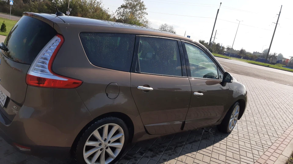 Renault Grand Scenic 2.0 dci