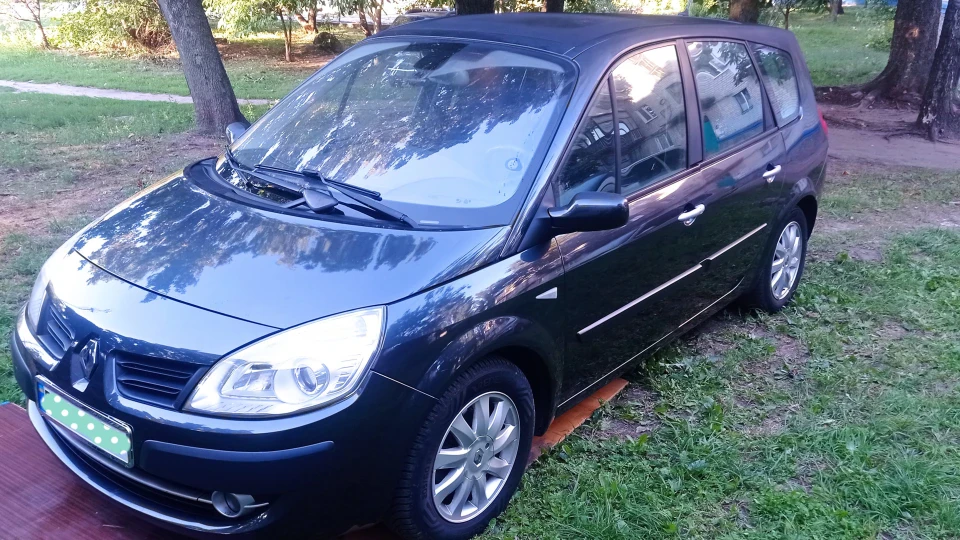 Renault Grand Scenic 2.0 газ/бензин PATRIK