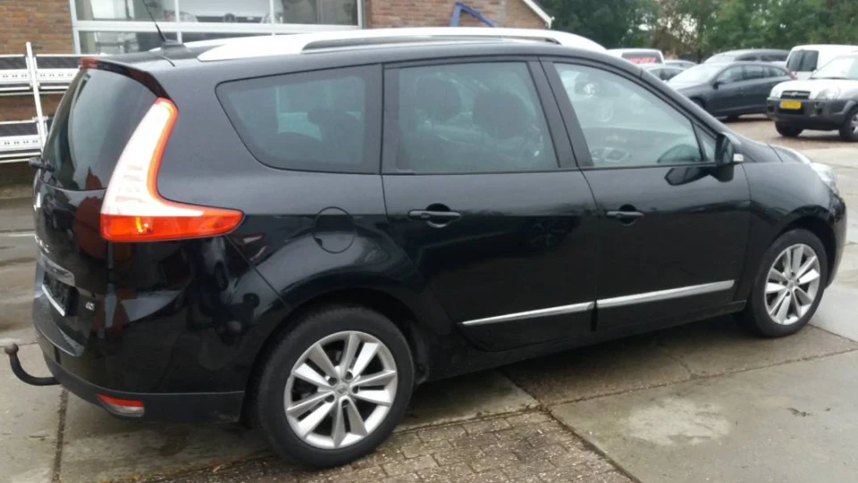 Renault Grand Scenic Black star