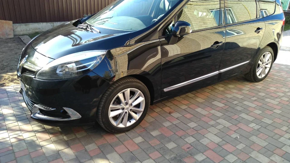 Renault Grand Scenic Black star 2