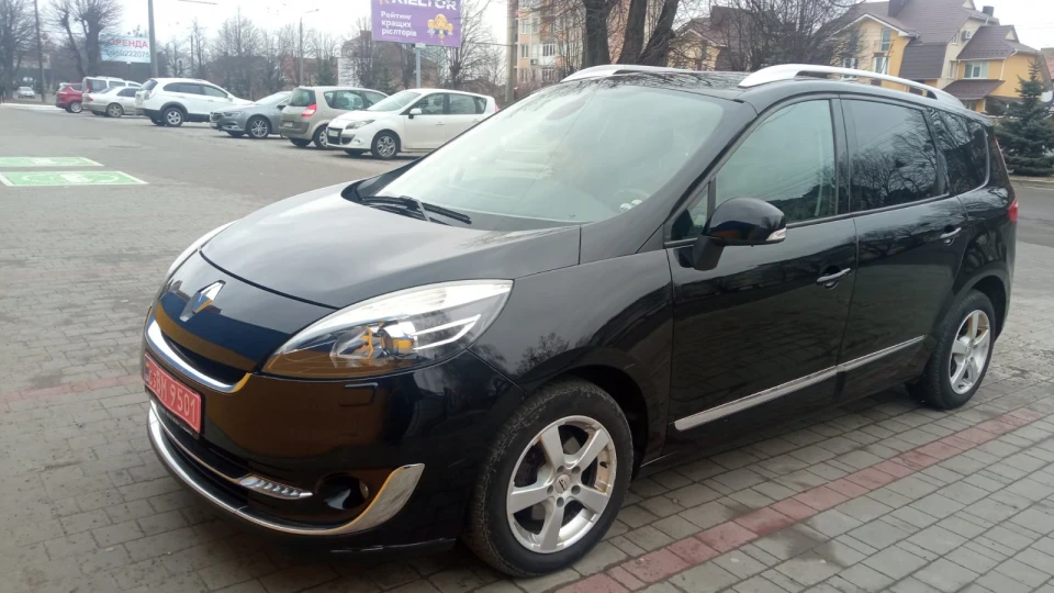 Renault Grand Scenic Бомбочка