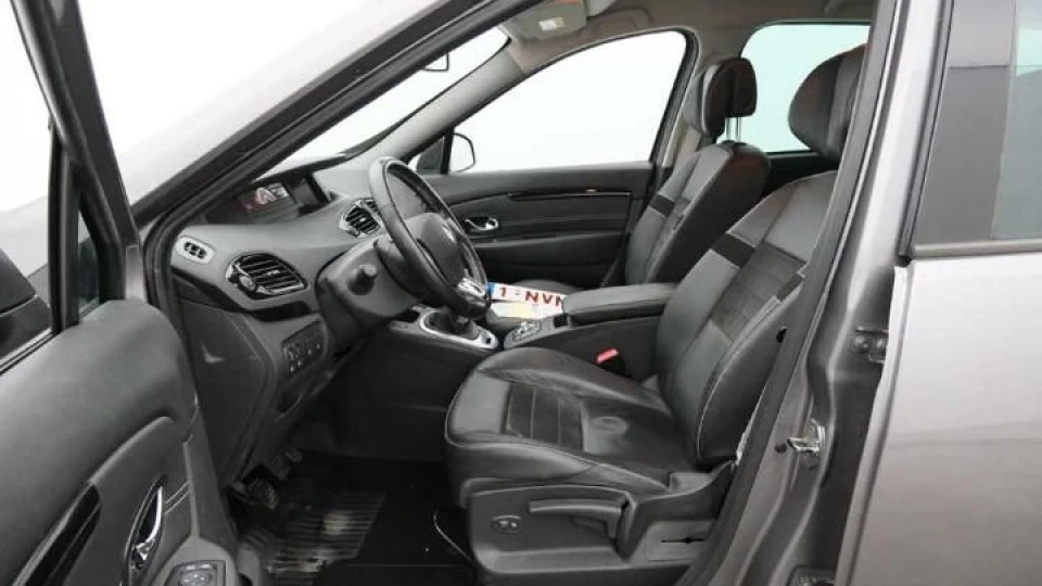 Renault Grand Scenic BOSE 1.5 dci 2