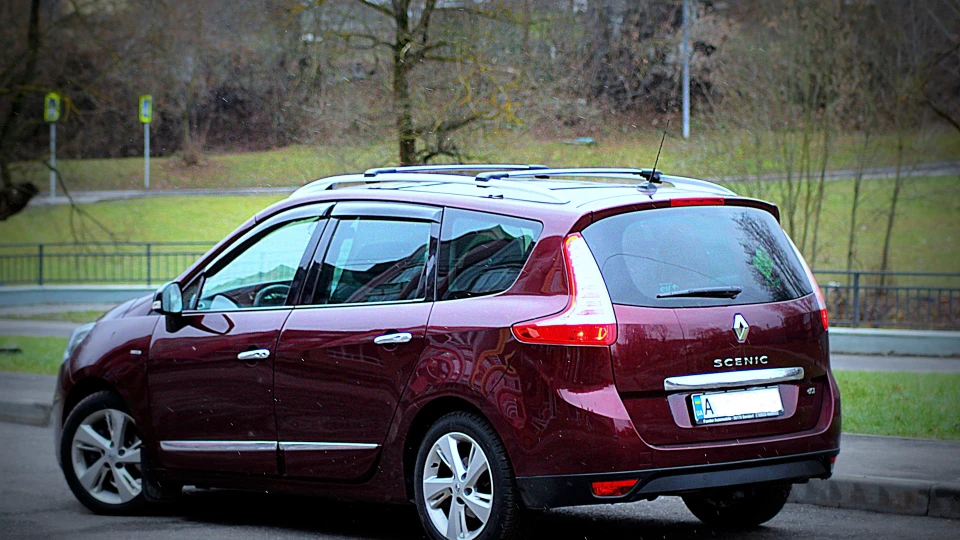 Renault Grand Scenic Bose 3
