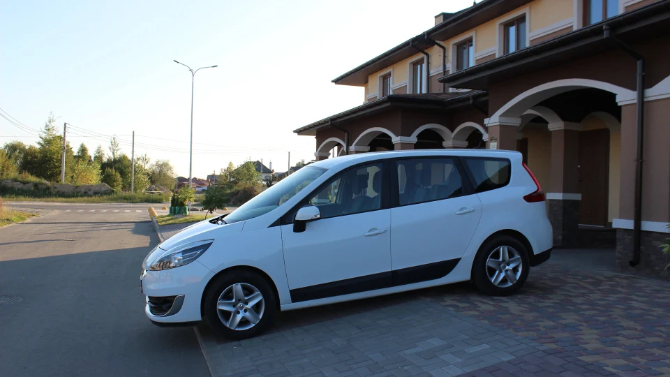 Renault Grand Scenic Dynamique 2