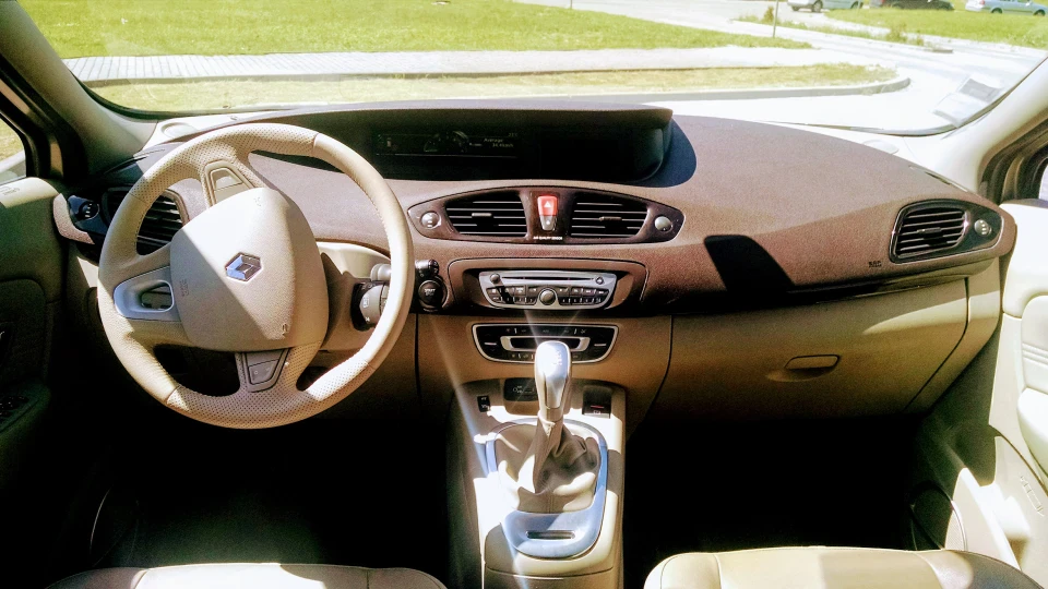 Renault Grand Scenic Карамелька 3