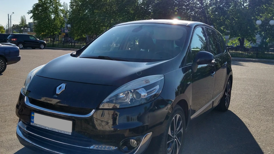 Renault Grand Scenic M9R 615 + AJ0