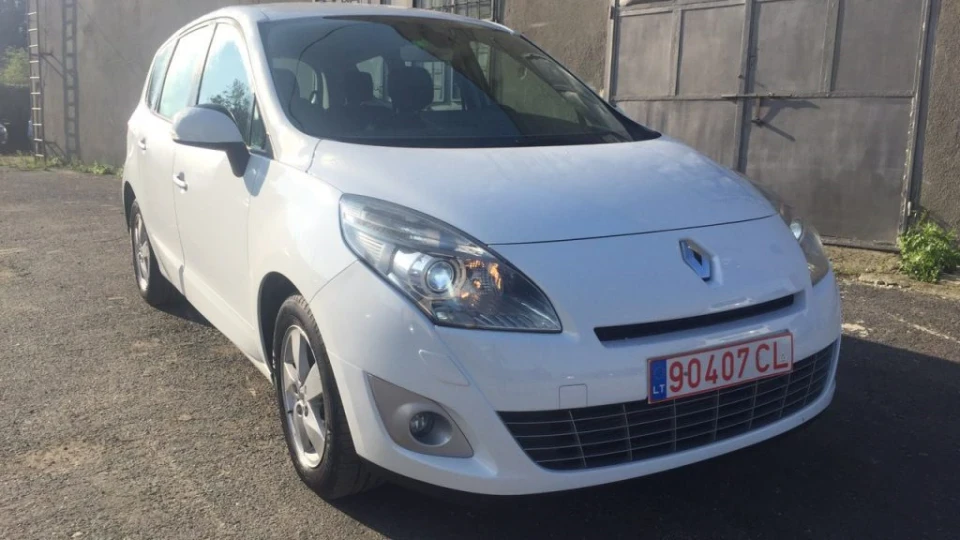 Renault Grand Scenic особлива біла пташка 2