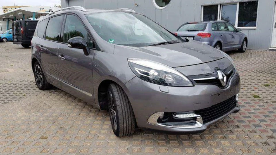 Renault Grand Scenic R9M Каравела 3