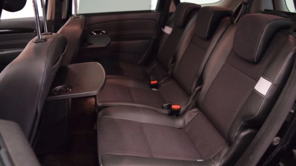 Renault Grand Scenic Сеня чорний кінь))))) 4