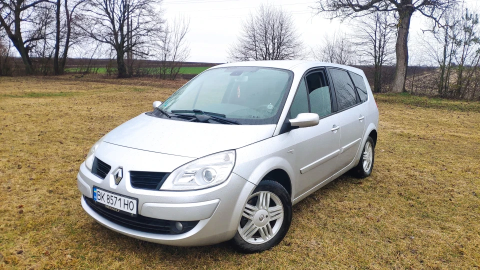 Renault Grand Scenic Senya 5