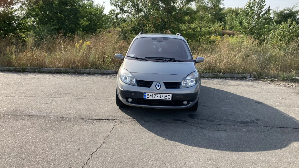 Renault Grand Scenic Сірий метали 2.0 бензин 2