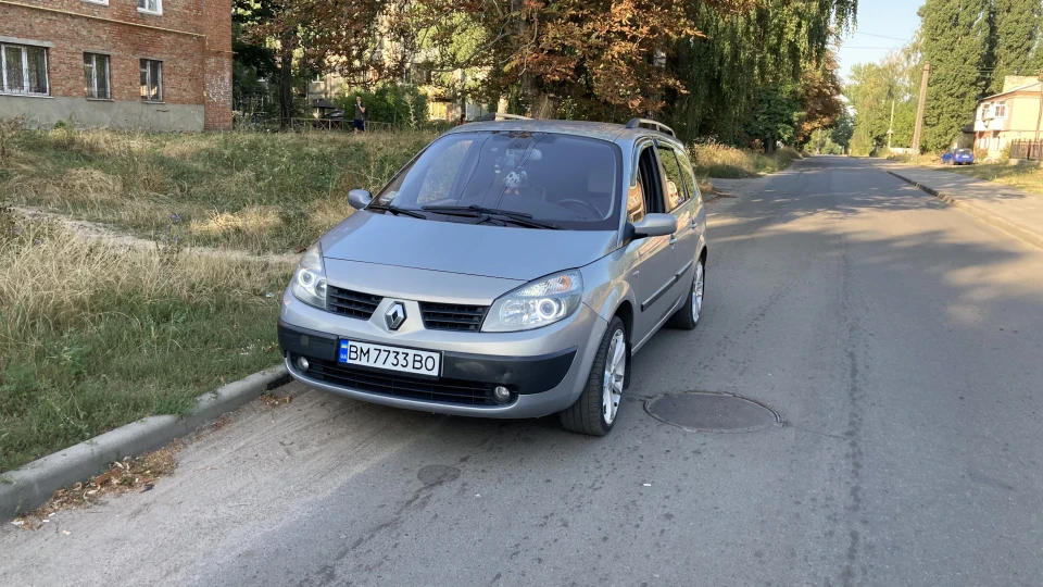 Renault Grand Scenic Сірий метали 2.0 бензин 5