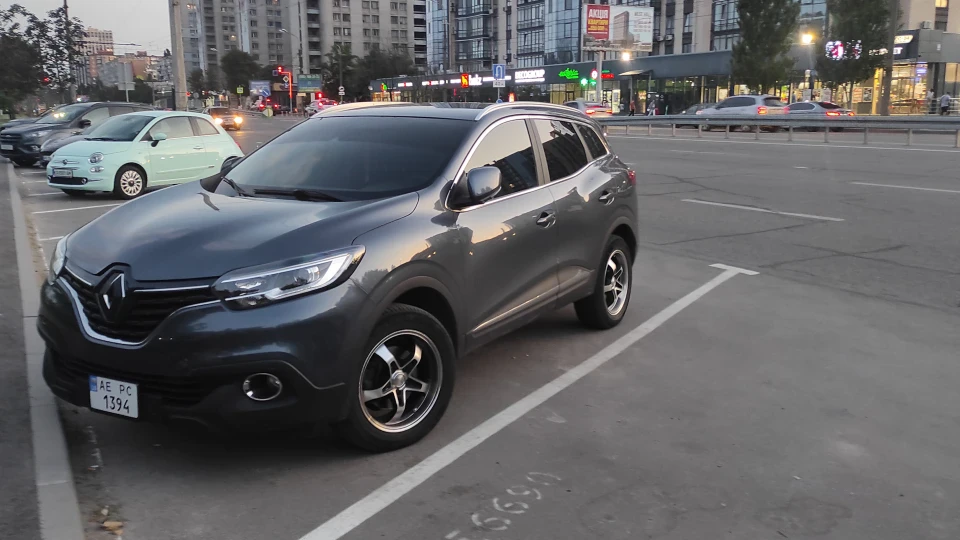 Renault Kadjar 🇫🇷 сірий тапок...