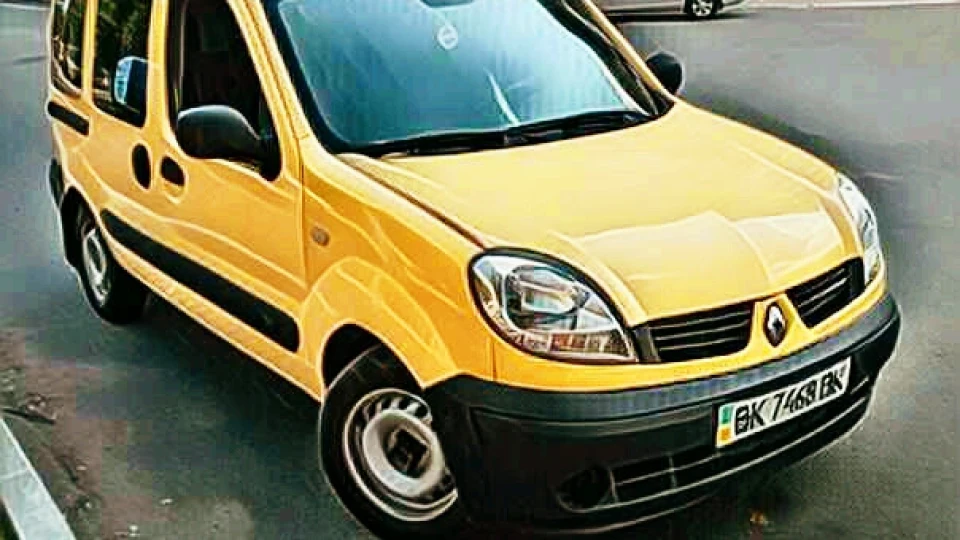 Renault Kangoo Бананового кольору