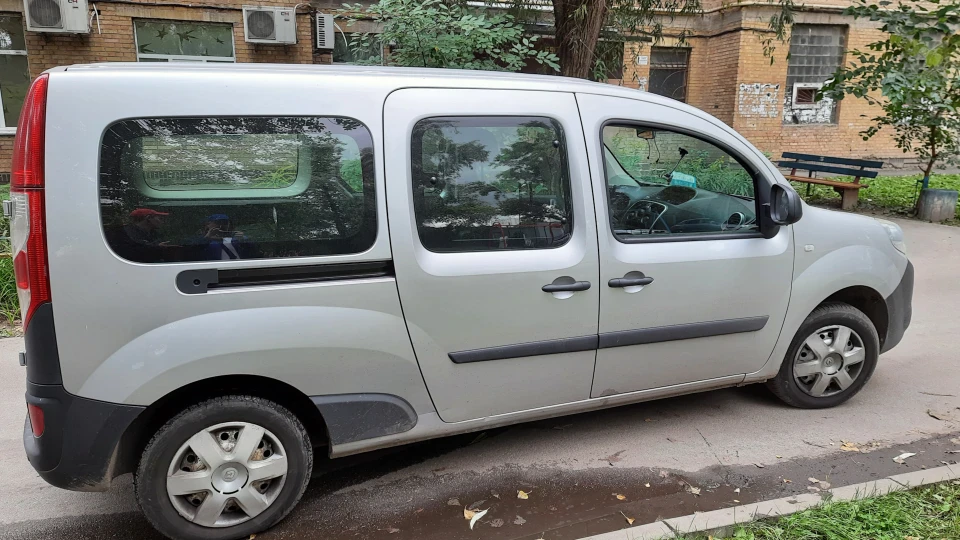 Renault Kangoo БаржаДельфін 3