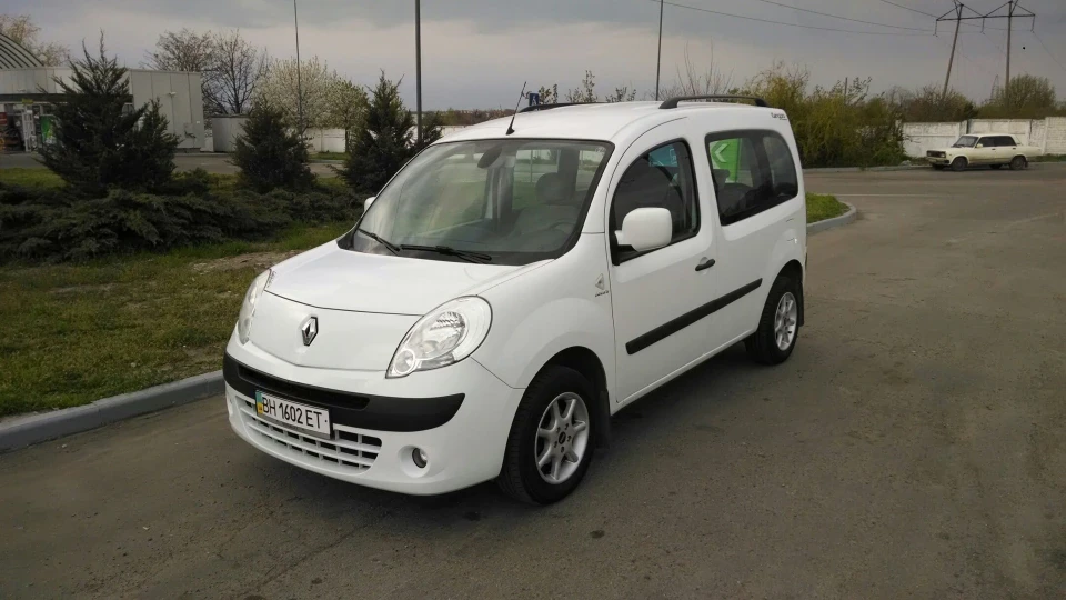 Renault Kangoo білий бегемотик 3