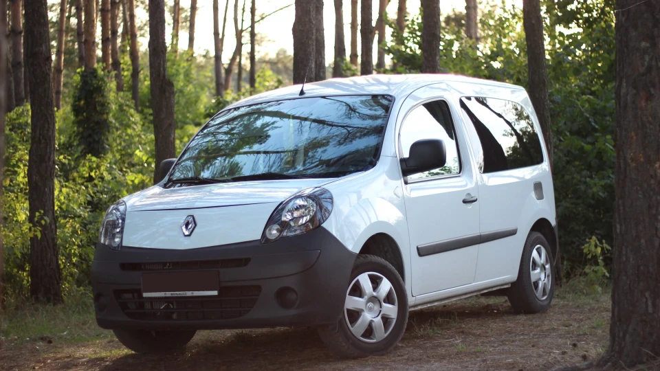 Renault Kangoo Білий KANGOO E)(TRA 2