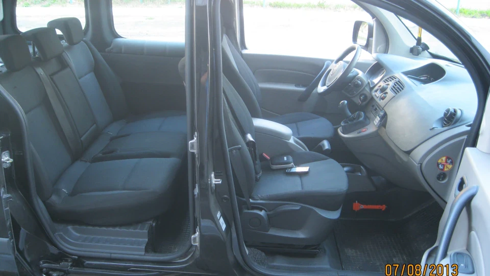 Renault Kangoo чорний металік 2