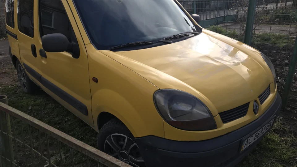 Renault Kangoo First Yellow car 2