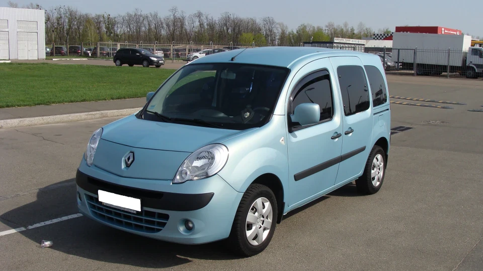 Renault Kangoo МАЛЕНЬКИЙ ТРАКТОРЕЦЬ 2