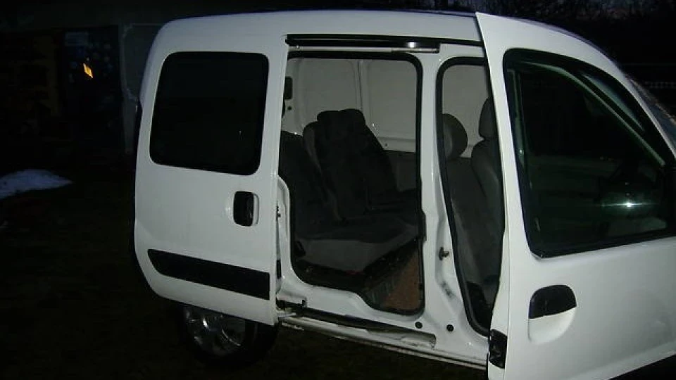 Renault Kangoo Реактивний пиріжок 4