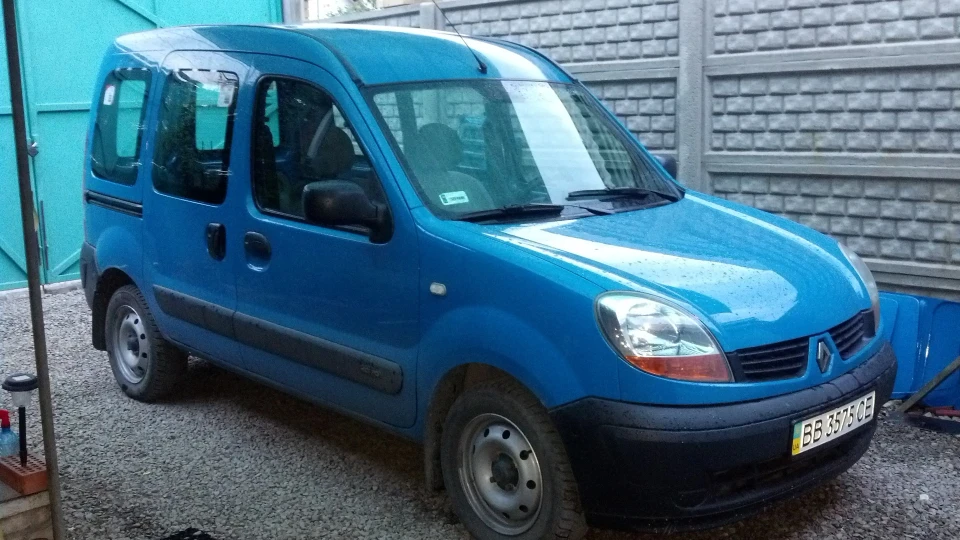 Renault Kangoo Синій пончик.