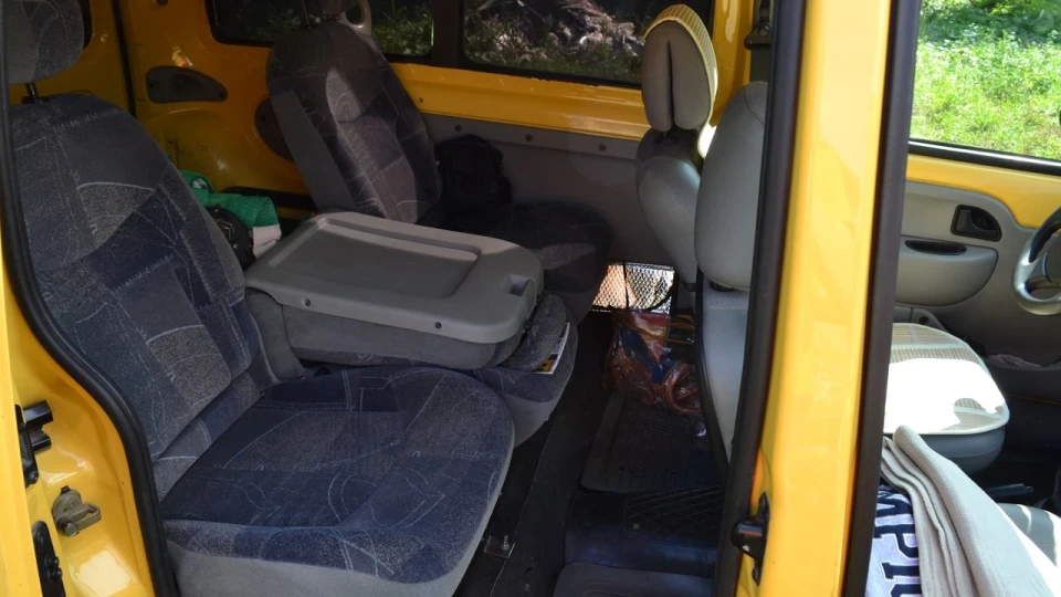 Renault Kangoo Yellow Bee 5