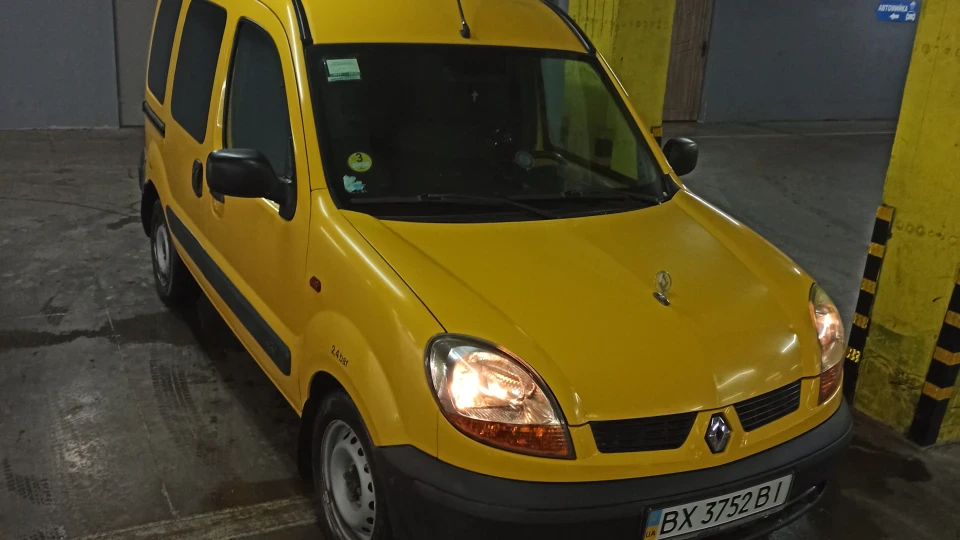 Renault Kangoo Жовток