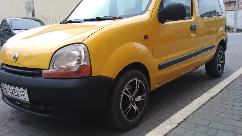 Renault Kangoo Жовток